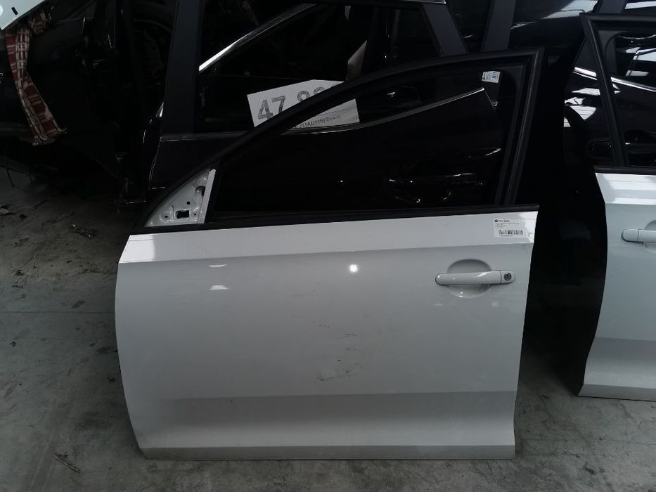 Porta Frente Esquerda Skoda Rapid do ano 2012