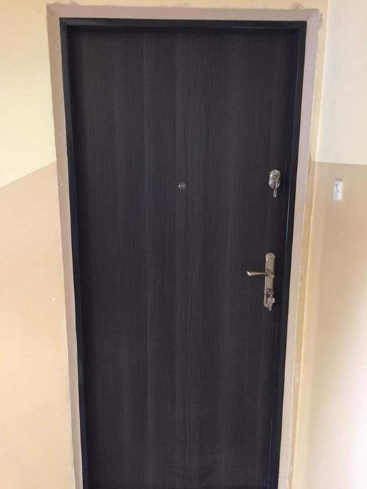 Drzwi z montażem ZEWNĘTRZNE - wejściowe do mieszkania w bloku
