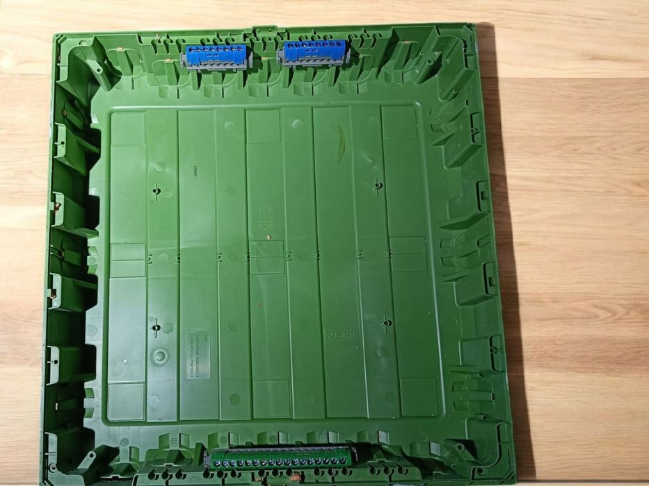 Rozdzielnica podtynkowa Legrand 401757 PRACTIBOX3 2x18 z drzwiami prze