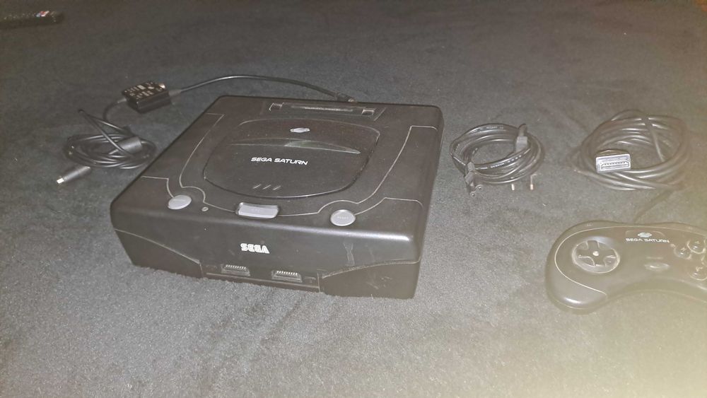 Consola Sega Saturn com Comando ( Caixa )