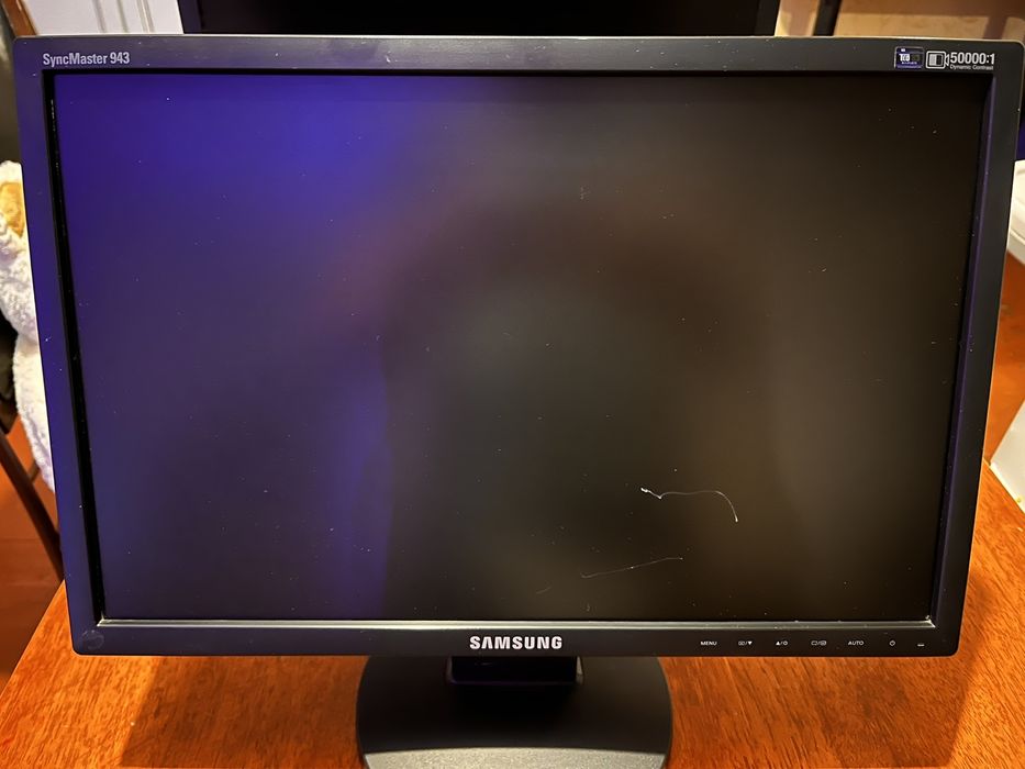 Монитор 19 LG, Samsung