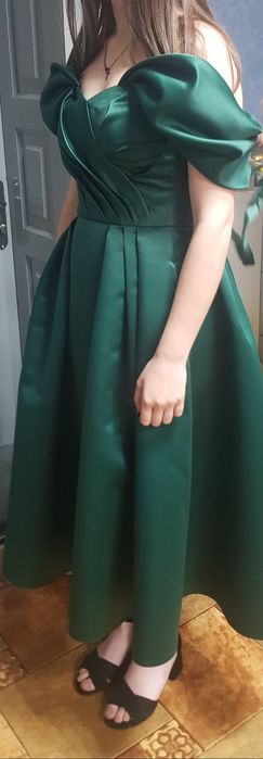 Випускне плаття зелене