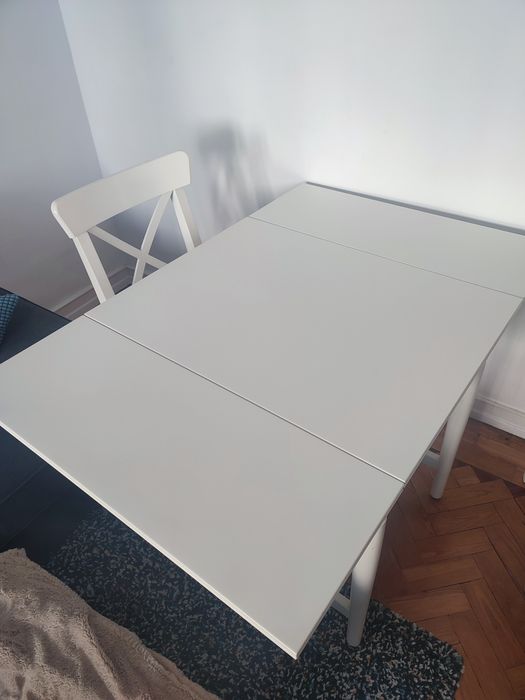 Mesa pequena branca IKEA rebatível