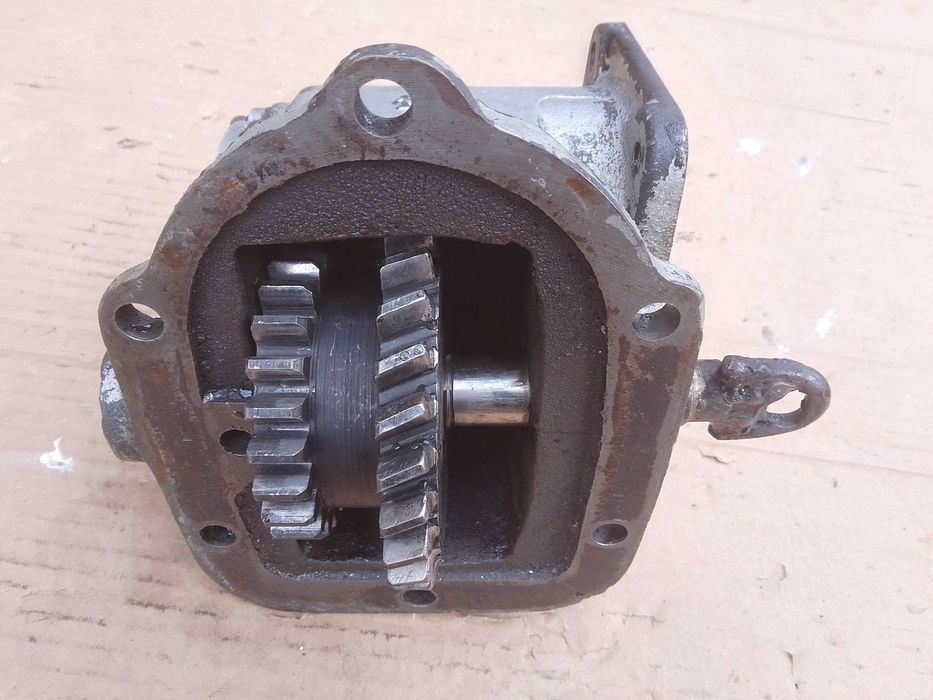 Коробка отбора мощности ГАЗ-53, под НШ-32.