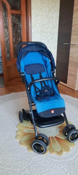 Продам коляску для прогулянок QBit