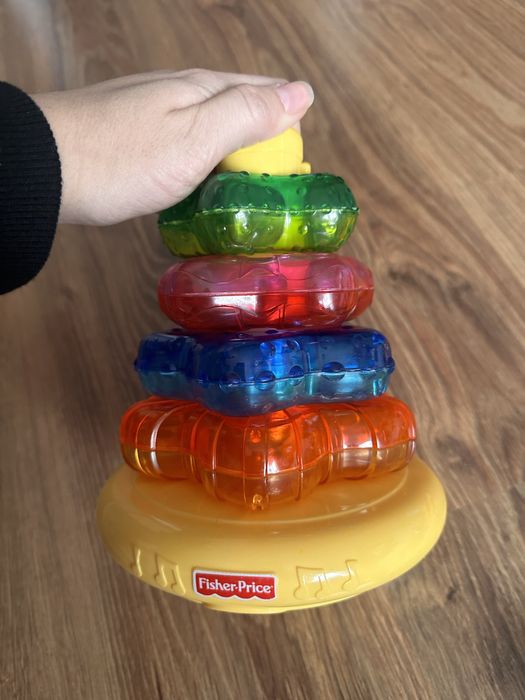 Różne zabawki i grzechotki