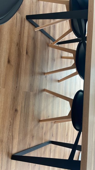 Vendo Mesa de jantar com 6 cadeiras SKLUM