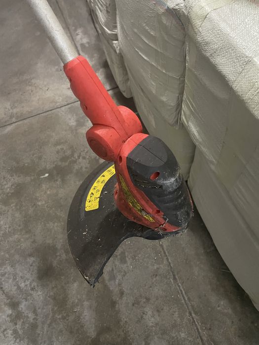 Roçadeira / Aparador de relva elétrico