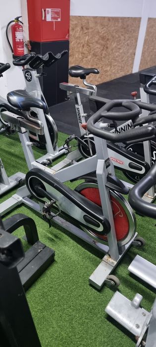 19 Bicicletas estáticas Spinning Star Trac NXT e Pro