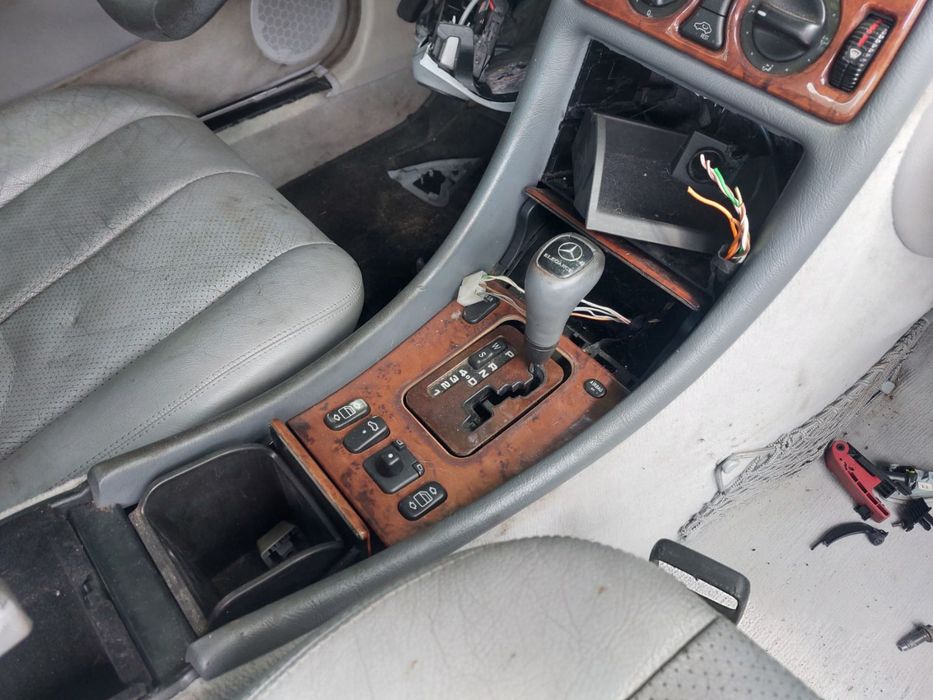 Мерседес CLK w208 по запчастям