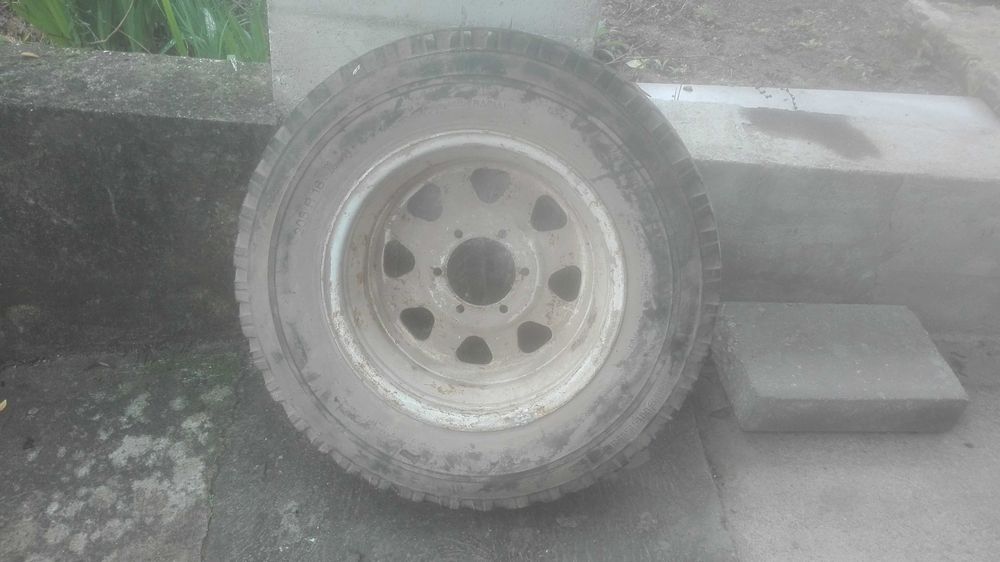 pneu suplente 4x4 jipe R16 furação nissan