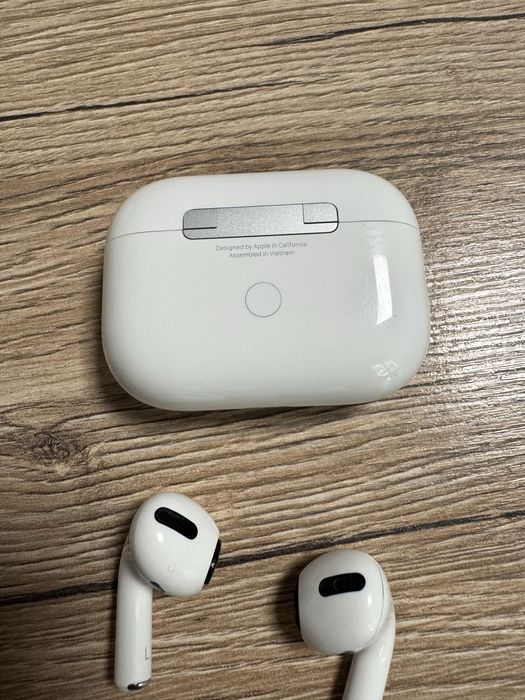 Продам оригінальні Airpods pro 1