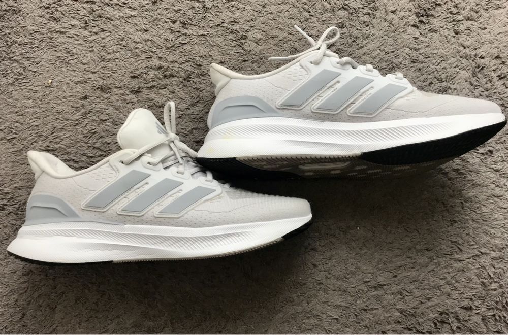 Кросівки Adidas 43 білі.