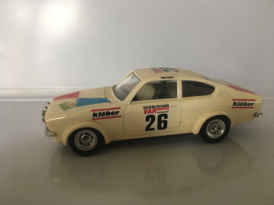 Opel Kadett Coupé GT/E 16V - Solido - esc.1/43 - como NOVO