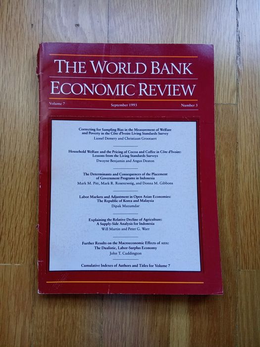 The World Bank Economic Review