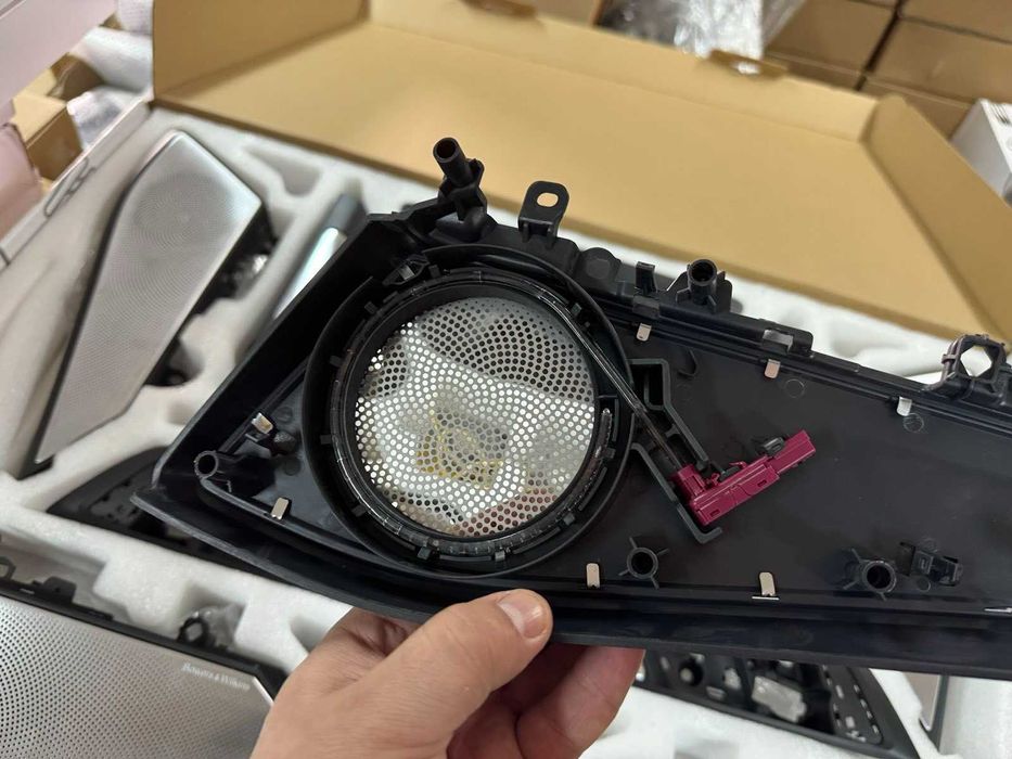 бавер вілкінс BMW X5 G05 сетки с подсветкой Х5 Bowers Wilkins музыка