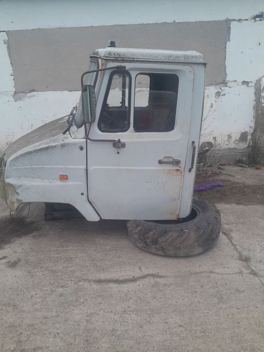 Кабина и ходовка на зил бычек .