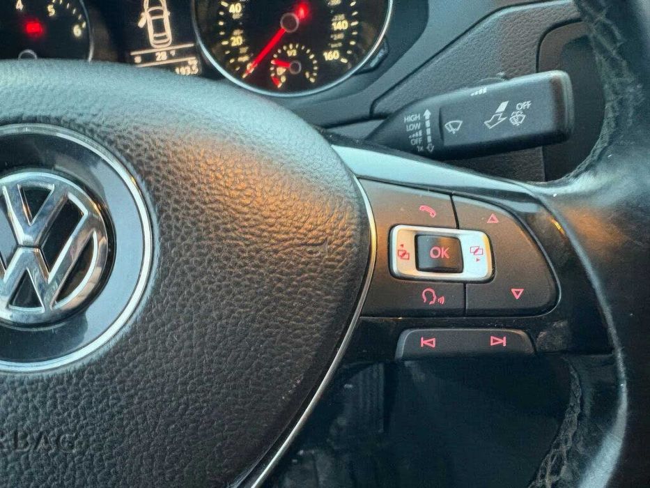 Volkswagen Jetta Sport      2016