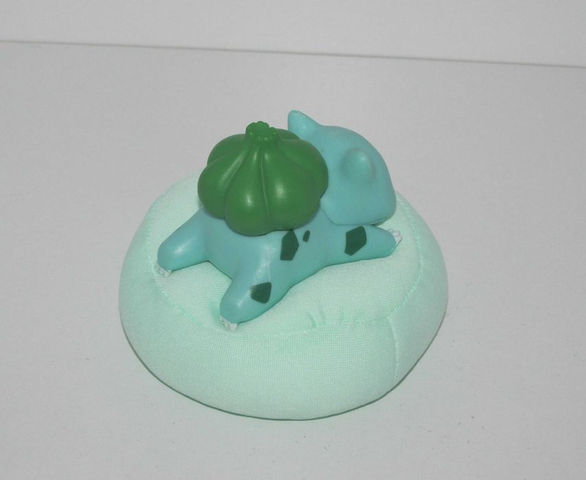Pokémon Bulbasaur com Almofadinha Verde