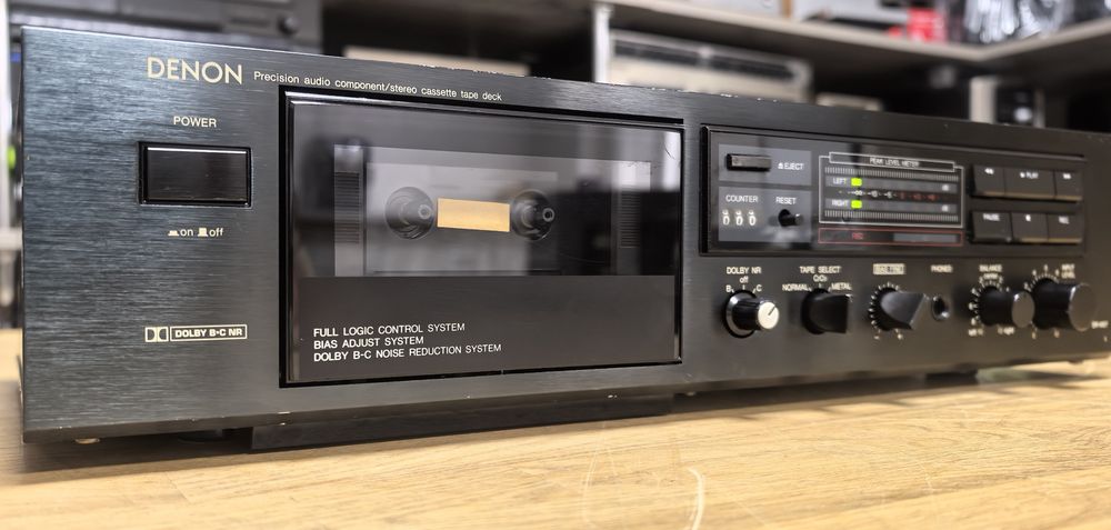 Касетний програвач Denon DR-M07