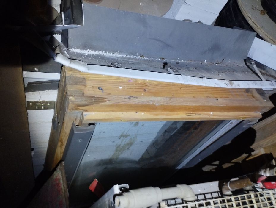 Okna dachowe drewniane