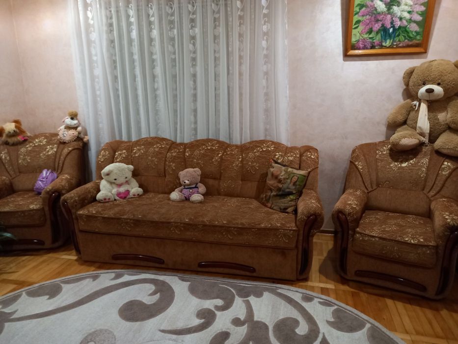 Продаю диван з кріслами