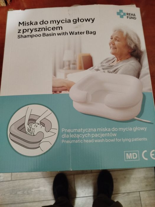Miska dmuchana do mycia głowy z prysznicem