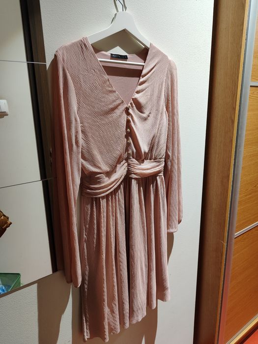 Sukienka różowa MOHITO