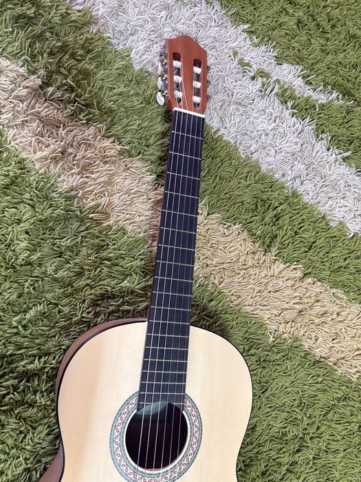Yamaha C40M нова