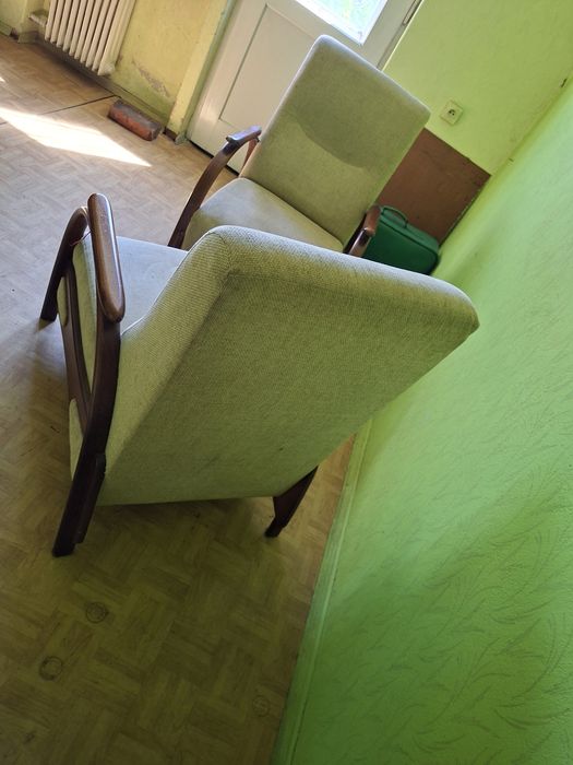 Fotele drewniane tapicerowane – 2 szt. – dobry stan, styl retro