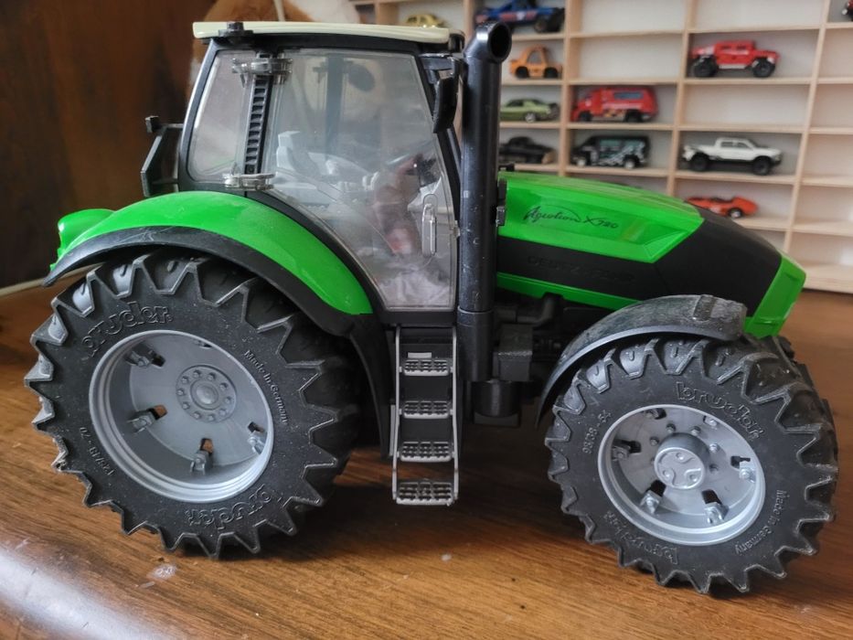 Bruder traktor Deutz Fahr