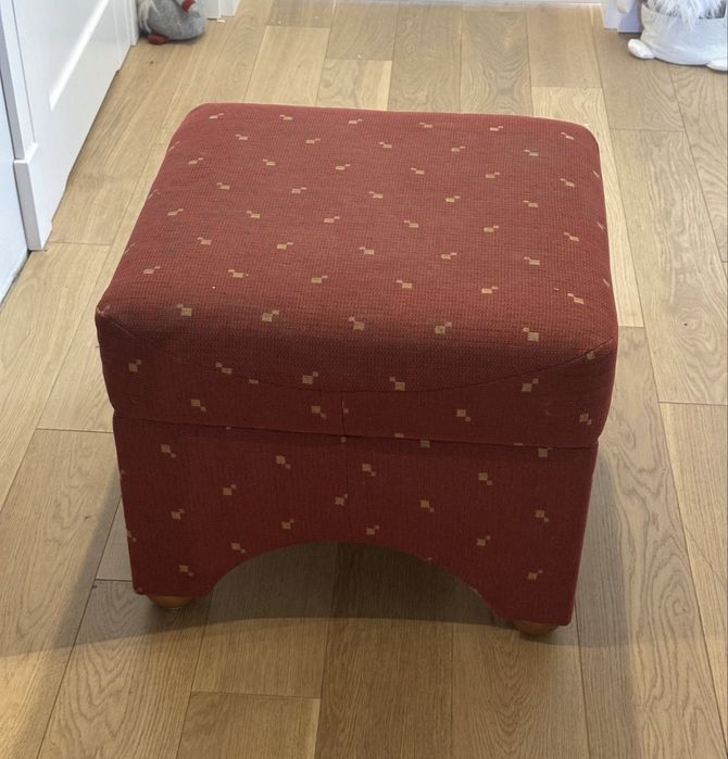 Solidna wygodna pufa 55x55x45