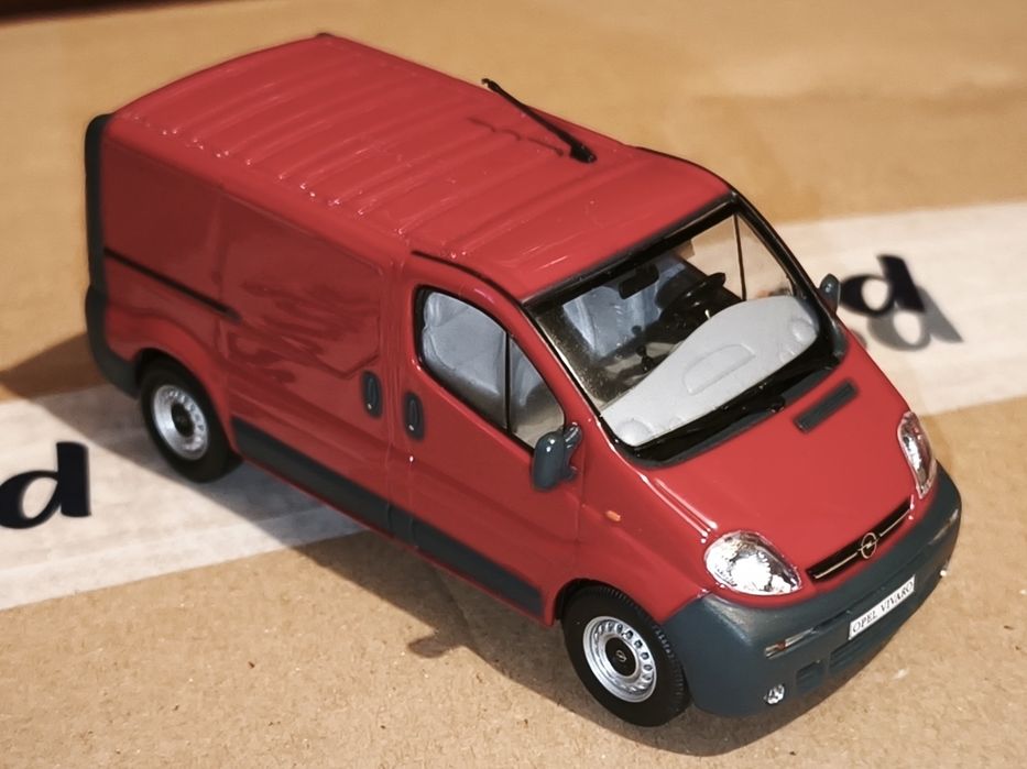 Opel Vivaro A Furgon (2001) - Minichamps 1:43
