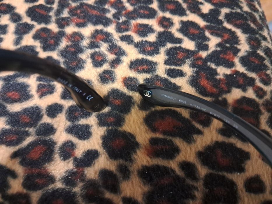 Сонцезахисні оригінальні окуляри CHANEL