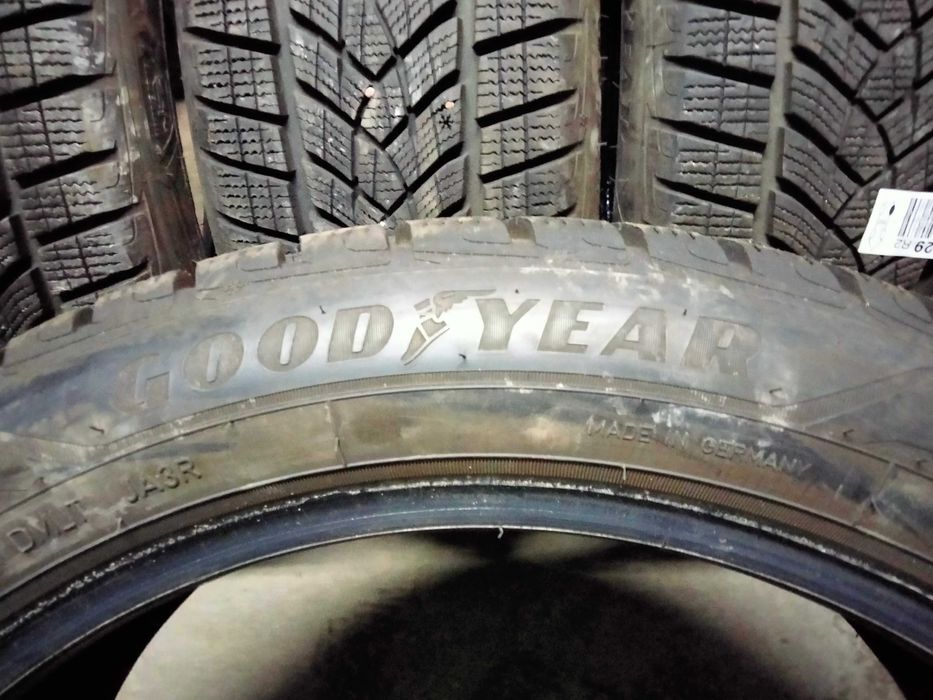 215 50 R19 Goodyear