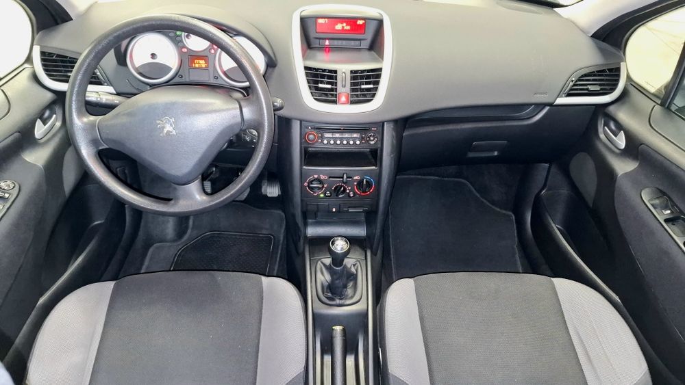 Peugeot 207 — fotografia 8