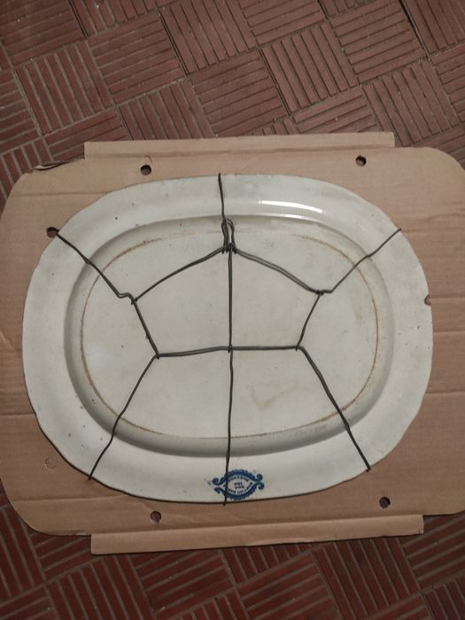 Prato de cerâmica antigo decorativo " Sancho Panza and the Dutchess"