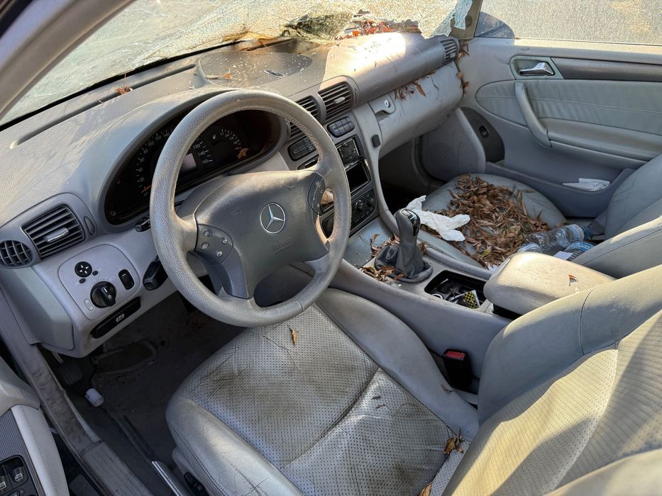 Mercedes Class C W203 de 2002 para peças