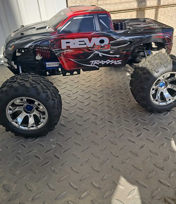 Traxxas Revo 3.3 Nitro