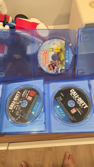 Conjunto jogos ps4 

Apenas vendo o conjunto, preferencia de negócio em mão.