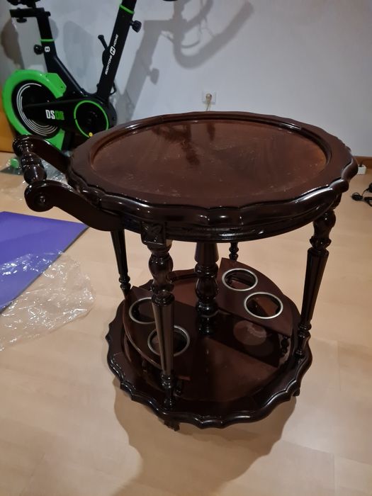 Bar de sala em madeira