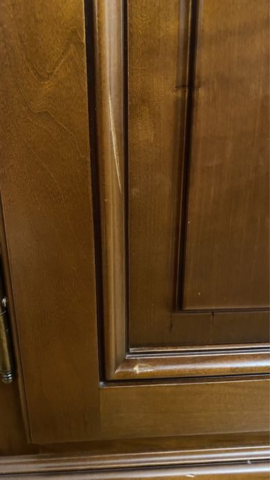 Aparador em madeira maciça