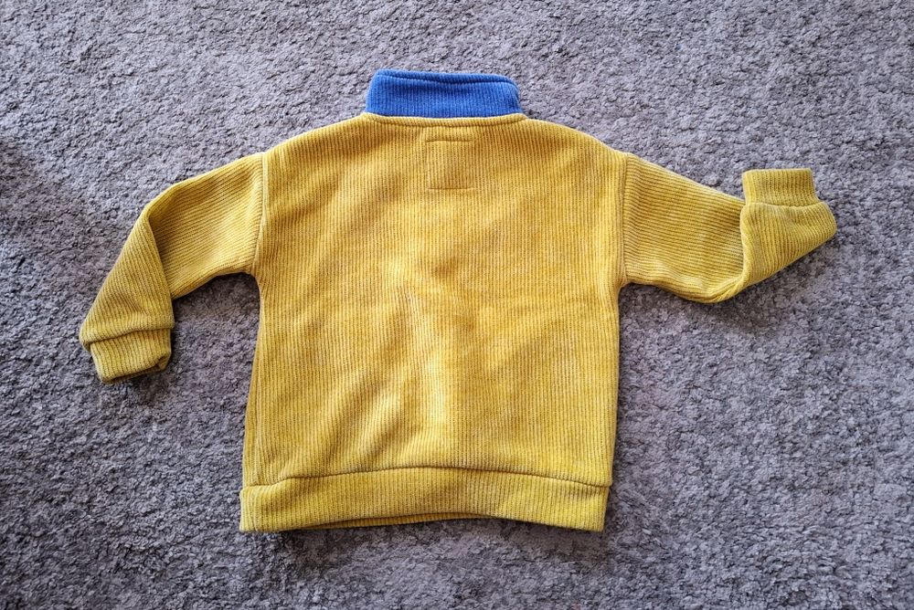 Sweterek dla dziewczynki r. 104/110 Reserved