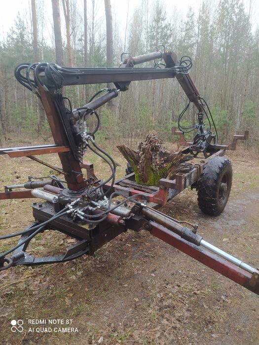 Прицеп з маніпулятором.