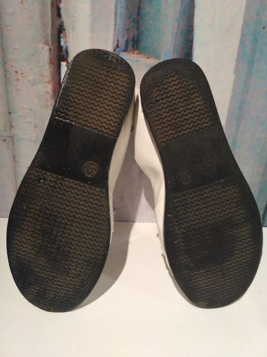 Białe półbuty dziewczęce rozmiar 33