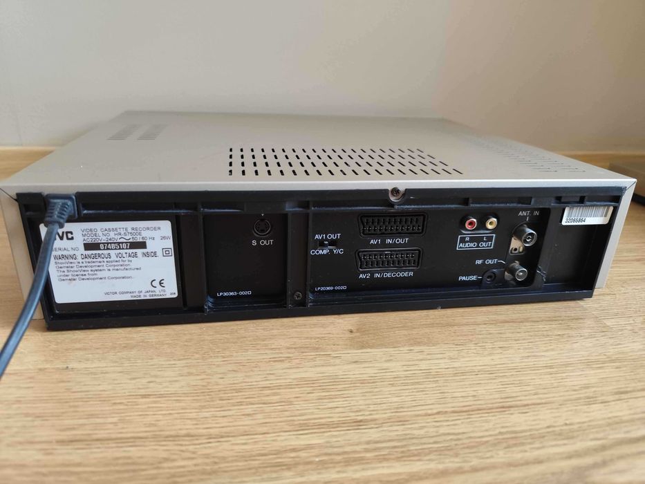 Magnetowid Super VHS JVC HR-S7500