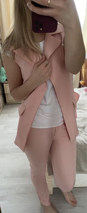 Літній брючний костюм