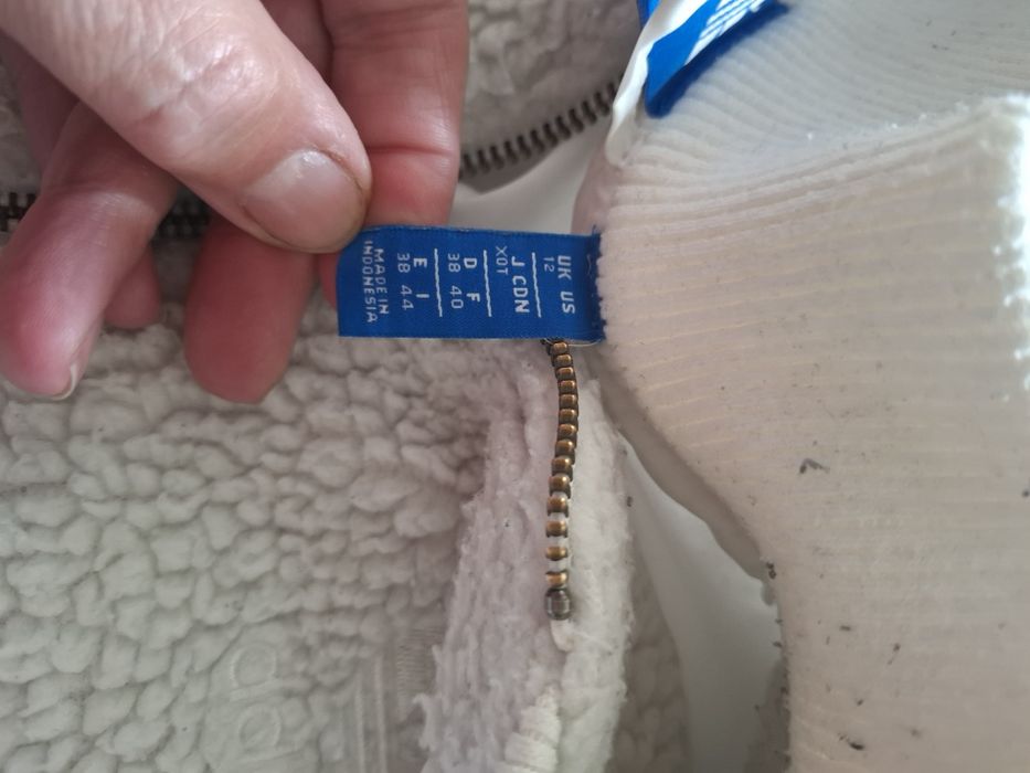 Kurtka Adidas ze sztucznego misia M/ L