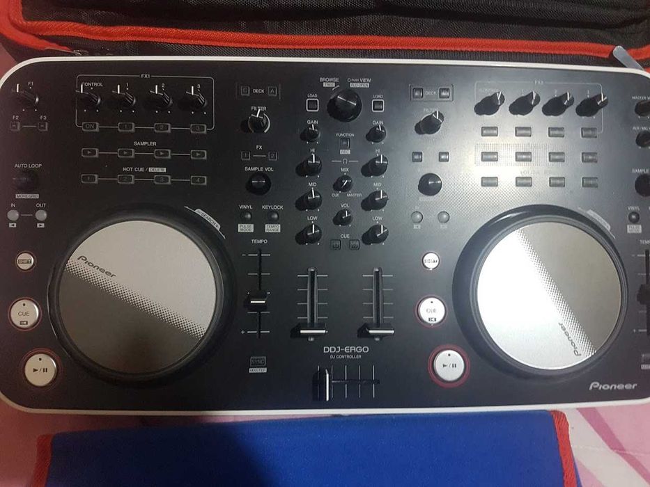 Vendo controlador pioneer DDJ-ERGO mais saco de transporte