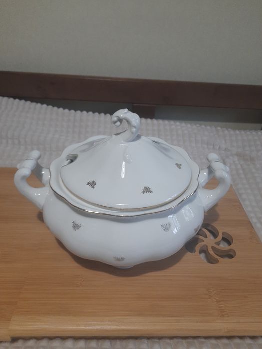 Супница фарфоровая